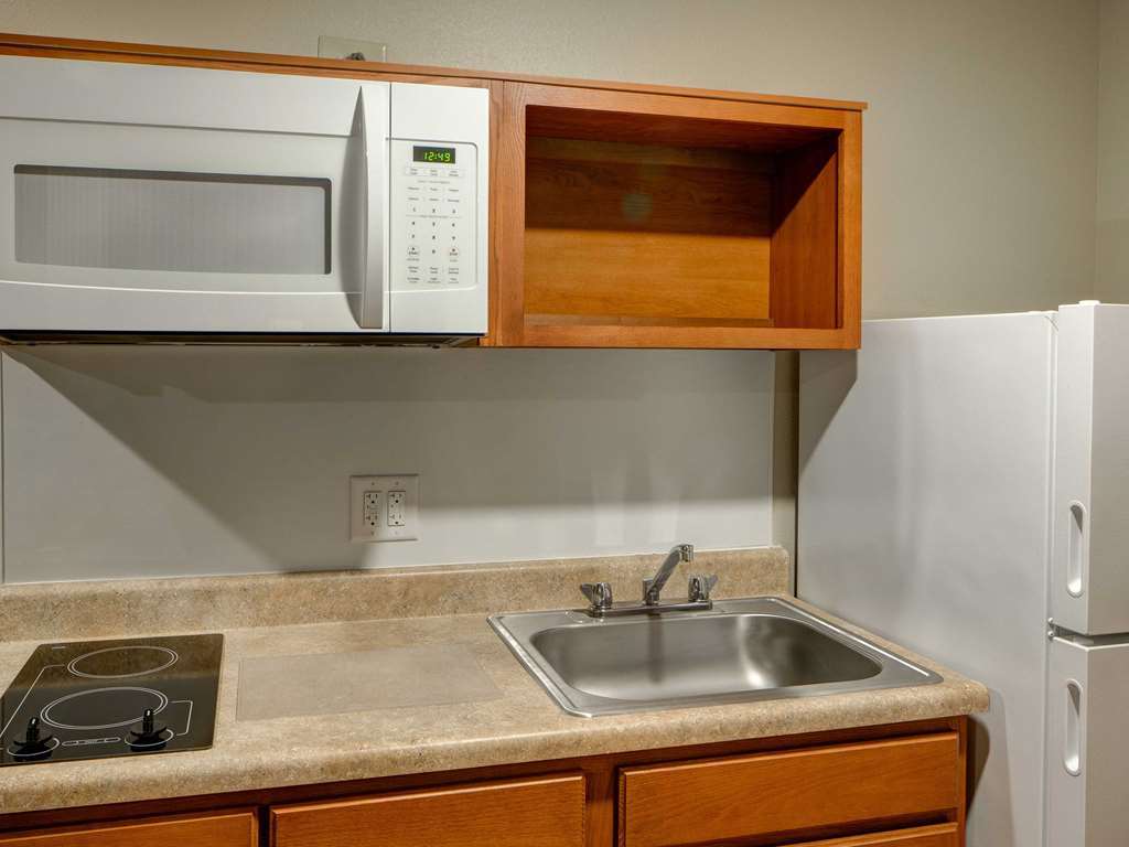 Woodspring Suites Ankeny Des Moines Room photo