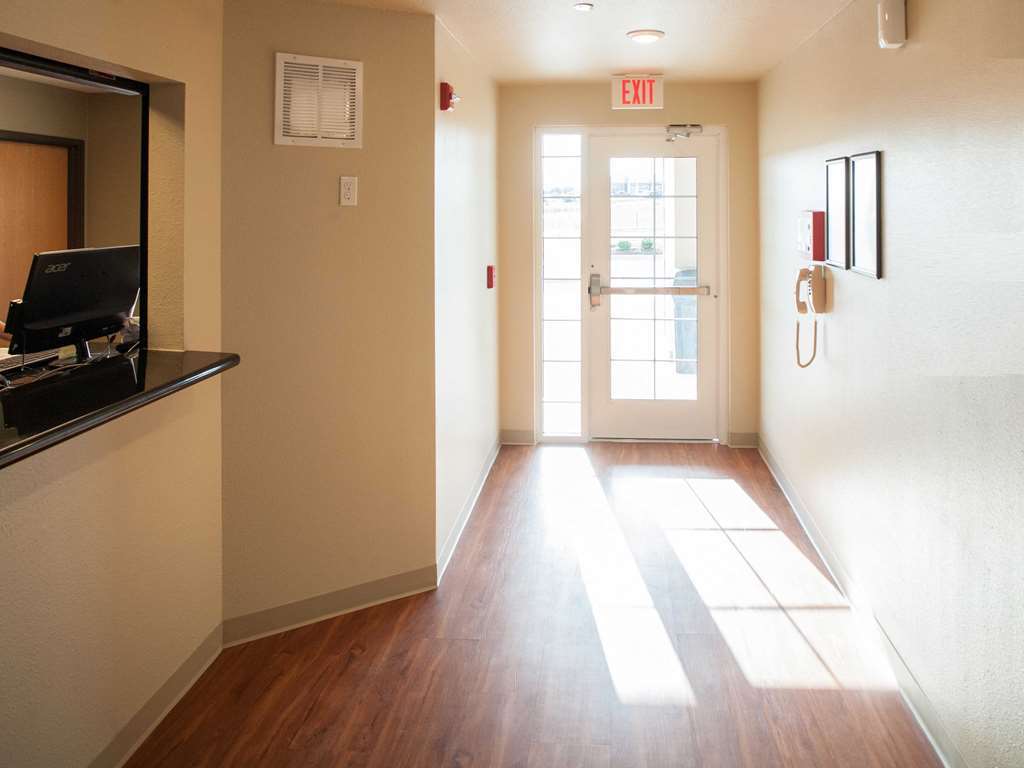 Woodspring Suites Ankeny Des Moines Interior photo