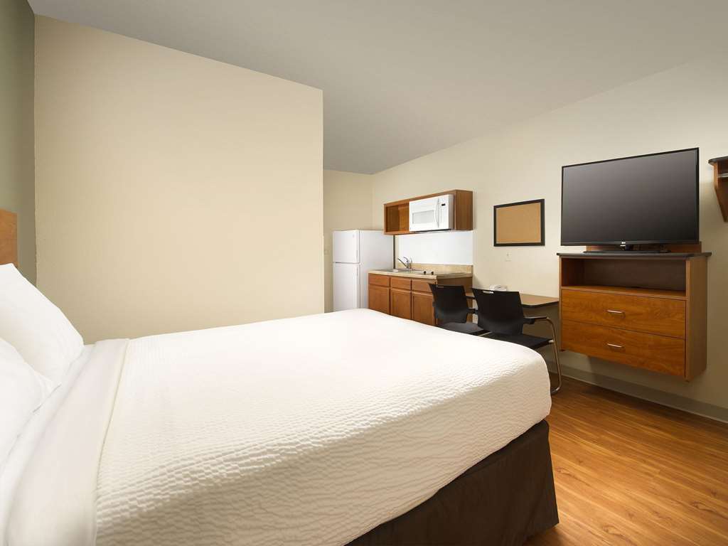 Woodspring Suites Ankeny Des Moines Room photo